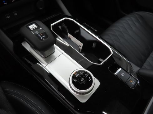 New 2026 Mitsubishi Outlander SEL FWD image 15