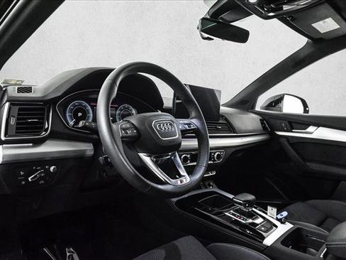 Certified 2024 Audi Q5 e Prestige image 10