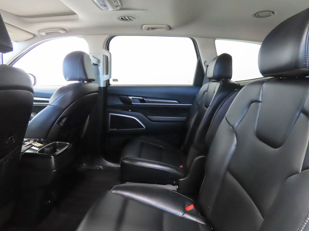 Used 2025 Kia Telluride S FWD image 16