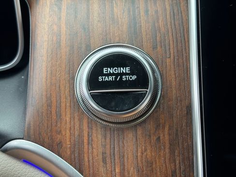 Used 2025 Mercedes-Benz GLC 350e 4MATIC image 24