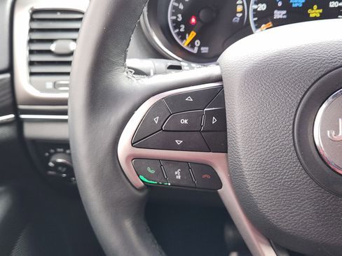 Used 2019 Jeep Grand Cherokee Limited image 34