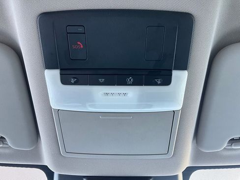 Used 2025 Nissan Rogue SV image 17