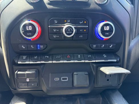 Used 2023 GMC Sierra 3500 AT4 w/ AT4 Preferred Package AWD/4WD image 20