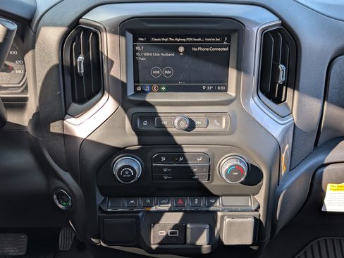 Used 2025 Chevrolet Silverado 1500 Custom image 25