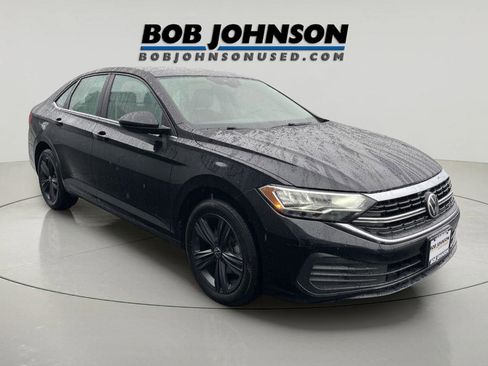 Used 2022 Volkswagen Jetta SE w/ Panoramic Sunroof Package FWD image 1