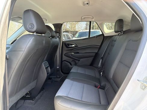 Used 2025 Chevrolet Trax LT image 14