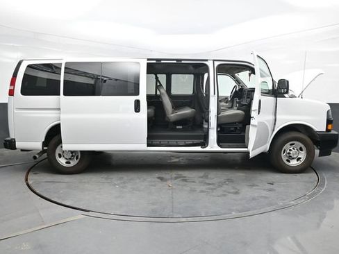 Used 2024 Chevrolet Express 3500 LS RWD image 54