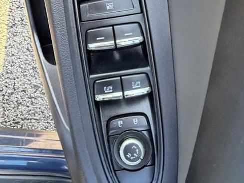 Used 2023 Subaru Ascent Onyx Edition AWD/4WD image 16