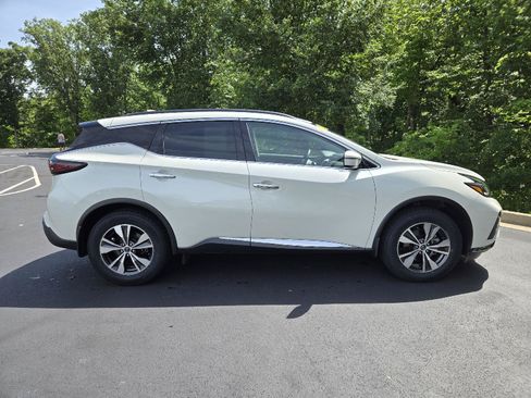 Used 2023 Nissan Murano SV AWD/4WD image 2