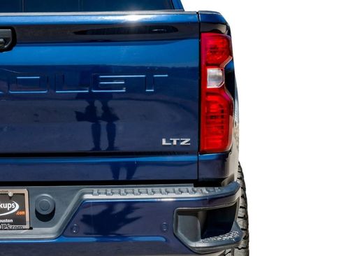 Used 2022 Chevrolet Silverado 2500 LTZ w/ LTZ Plus Package image 54