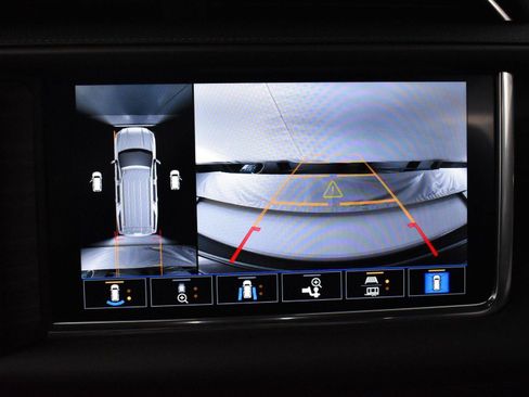 Used 2021 GMC Yukon XL Denali w/ Denali Premium Package AWD/4WD image 24
