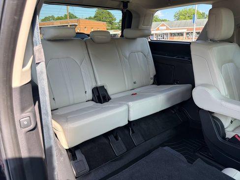 Used 2019 Ford Expedition Platinum RWD image 50