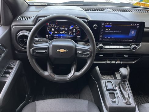 Used 2024 Chevrolet Colorado W/T RWD image 15