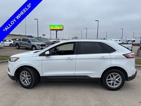 Used 2021 Ford Edge SEL w/ Convenience Package image 3
