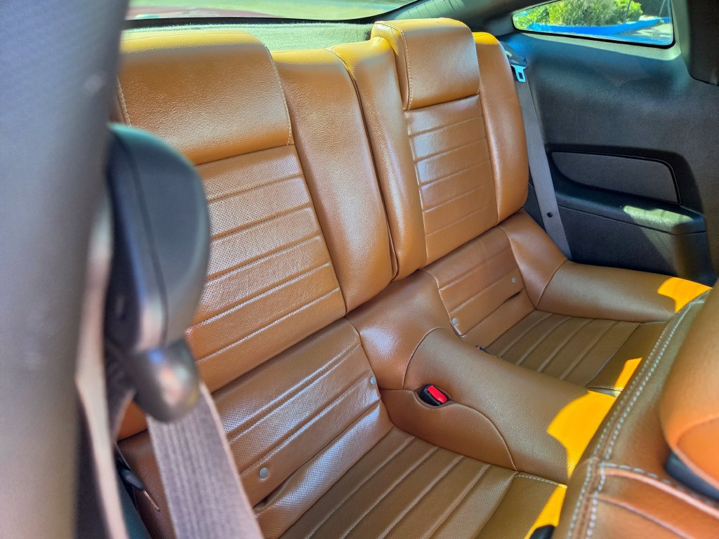 Used 2010 Ford Mustang GT RWD image 23