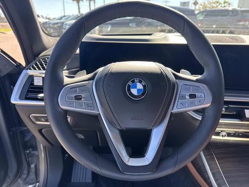 Used 2024 BMW X7 xDrive40i image 25