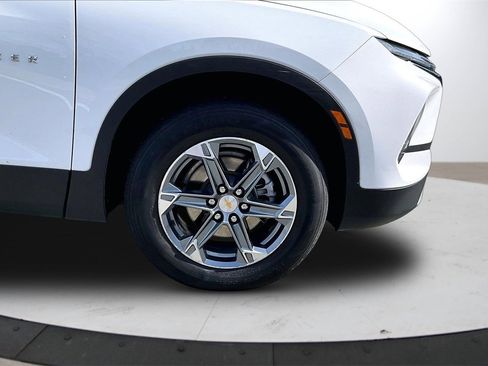 Used 2024 Chevrolet Blazer LT image 33