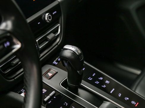Certified 2023 Porsche Macan S AWD/4WD image 24