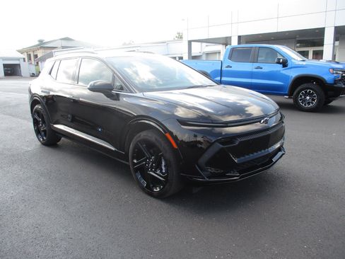 Used 2024 Chevrolet Equinox EV RS image 8