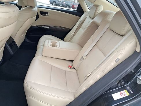Used 2016 Toyota Avalon XLE Premium image 12