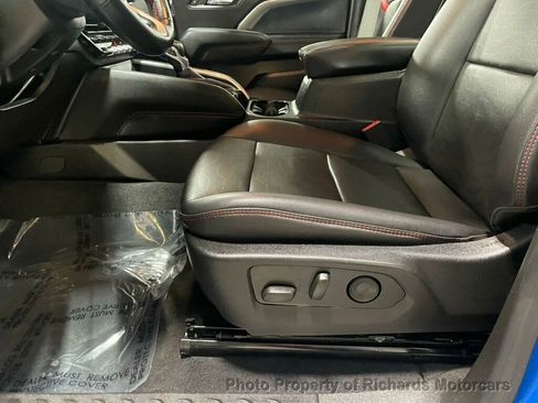 Used 2023 Chevrolet Colorado Z71 image 9