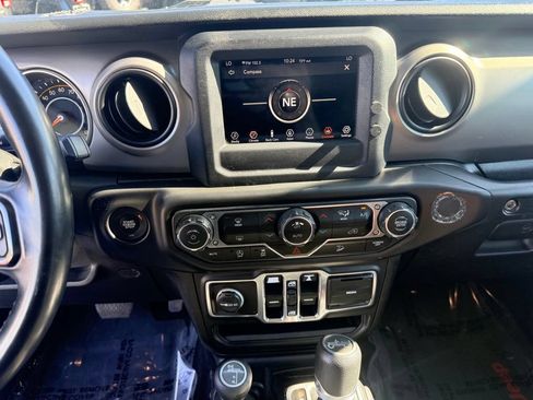 Used 2018 Jeep Wrangler Unlimited Sport w/ Technology Group AWD/4WD image 23