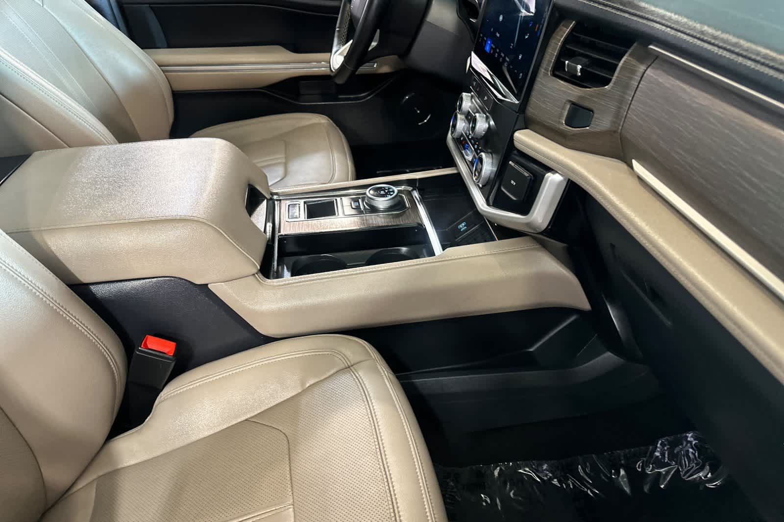 Used 2024 Ford Expedition Limited RWD image 37