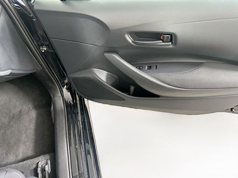 Used 2025 Toyota Corolla LE image 30