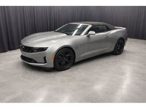 Used 2024 Chevrolet Camaro LT RWD image 3