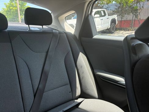 Used 2025 Kia K4 FWD image 32
