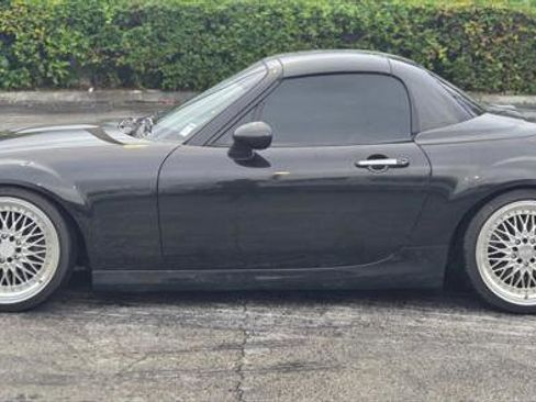 Used 2013 MAZDA MX-5 Miata Grand Touring w/ Appearance Pkg image 3