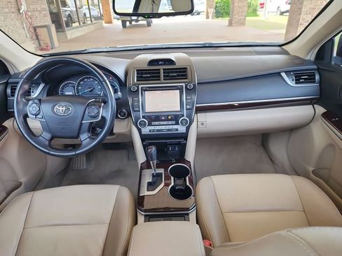 Used 2014 Toyota Camry XLE FWD image 14