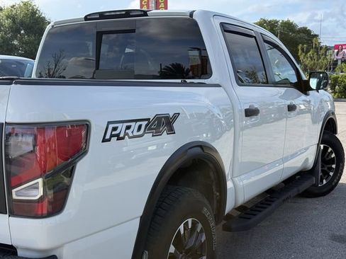Used 2021 Nissan Titan PRO-4X w/ Pro-4x Convenience Package AWD/4WD image 7
