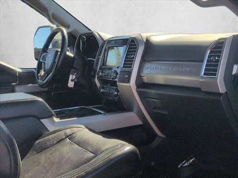 Used 2017 Ford F250 Lariat w/ Lariat Value Package image 21