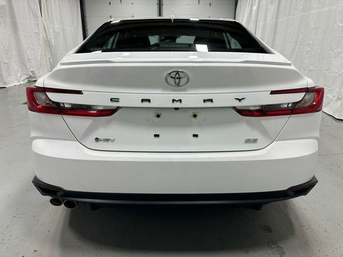 Used 2025 Toyota Camry SE image 6