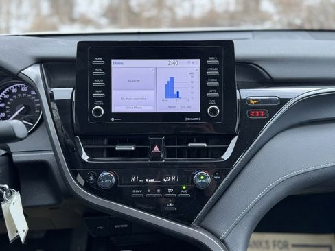 Used 2024 Toyota Camry SE image 25