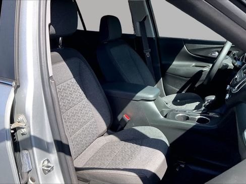 Used 2022 Chevrolet Equinox LT FWD image 8