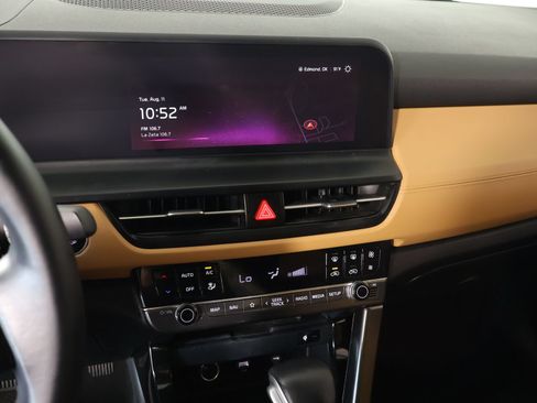 Used 2024 Kia Seltos EX FWD image 5