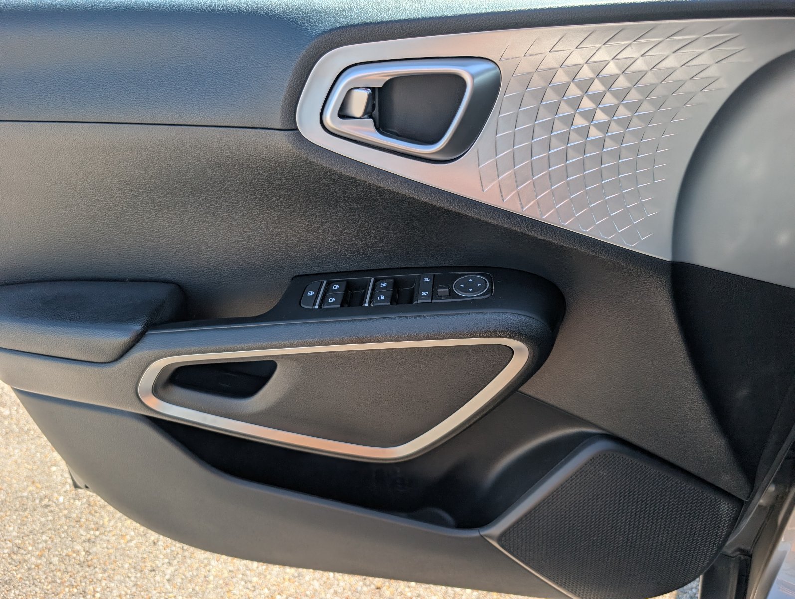 Used 2023 Kia Soul LX FWD image 15