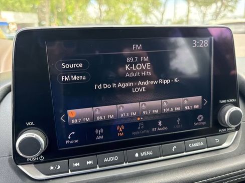 Used 2023 Nissan Rogue SV FWD image 16