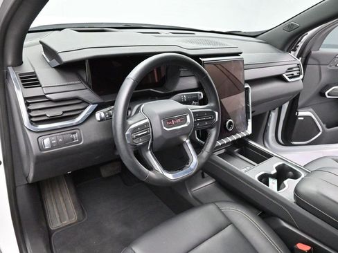 Used 2024 GMC Acadia Elevation w/ Luxury Package FWD image 17