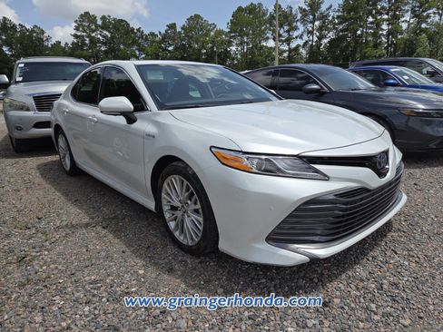 Used 2019 Toyota Camry XLE w/ Driver Assist Package FWD image 5