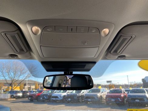 Used 2023 Nissan Armada SV image 31