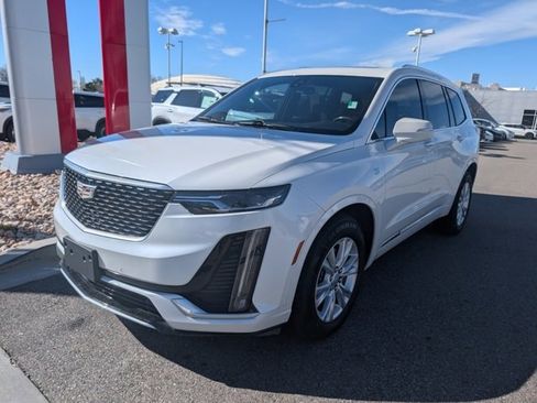 Used 2021 Cadillac XT6 Luxury image 2