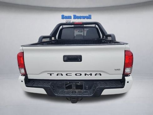 Used 2016 Toyota Tacoma SR5 image 4