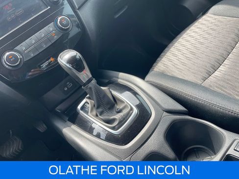Used 2018 Nissan Rogue SV AWD/4WD image 21