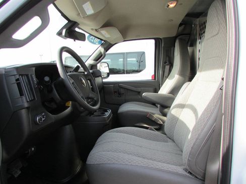 Used 2025 Chevrolet Express 2500 Extended w/ Communications Package image 12