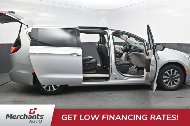 Used 2024 Chrysler Pacifica Limited FWD image 39