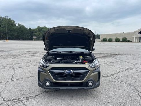 Used 2025 Subaru Outback Premium w/ Popular Package #1A AWD/4WD image 16