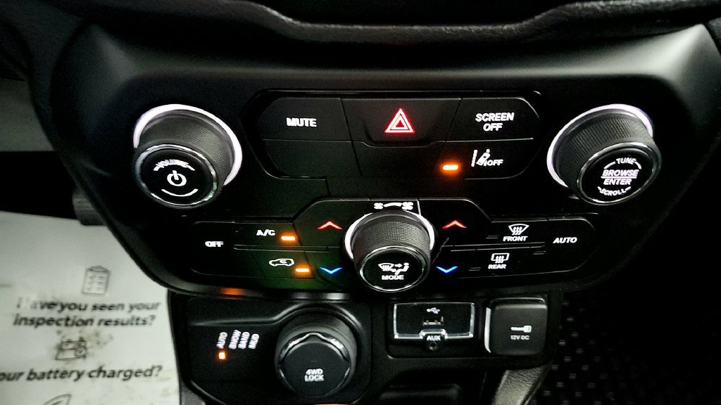 Used 2021 Jeep Renegade Latitude w/ Convenience Group AWD/4WD image 31